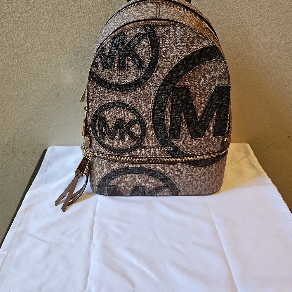 Michael kors medium Backpack - Picture 9 of 16